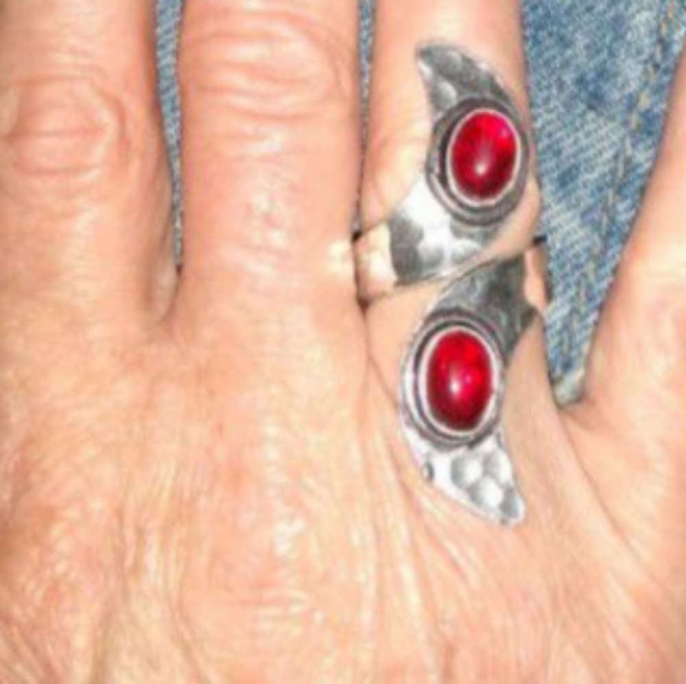 Womans Adjustable Ring